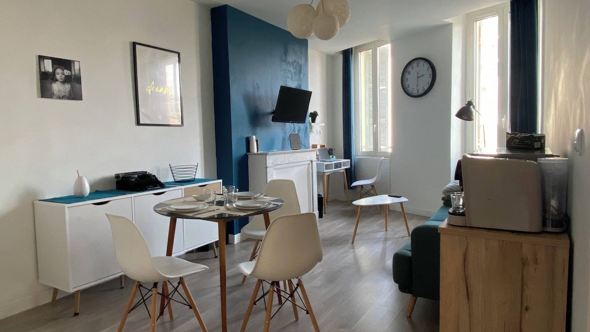 Saint-Lazare Apartment | Modern & Bright T2 Two Steps from the Old Port!