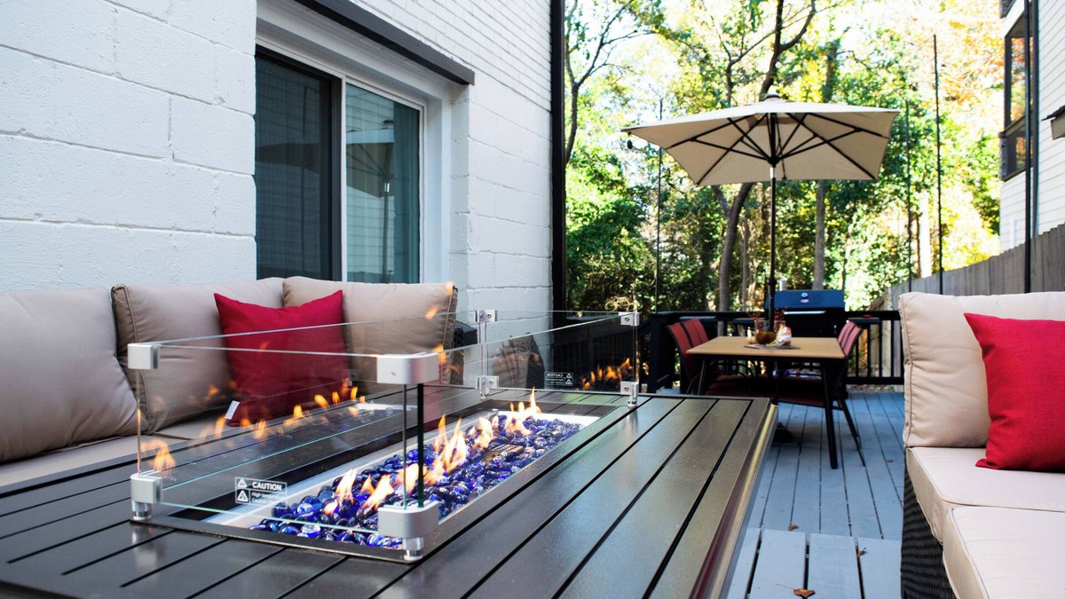 Garden Hills House | Modern Buckhead Duplex 3Br 1Ba - Walk Everywhere! Pet-Friendly