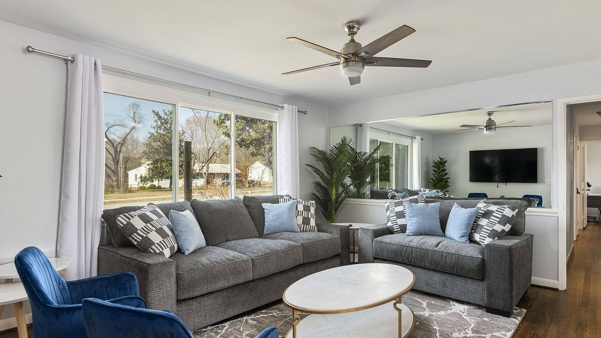 Green Valley House | Modern Bungalow | Game Room | Fire Pit | Grill