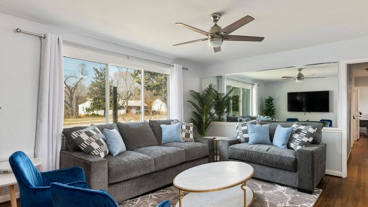 Green Valley House | Modern Bungalow | Game Room | Fire Pit | Grill