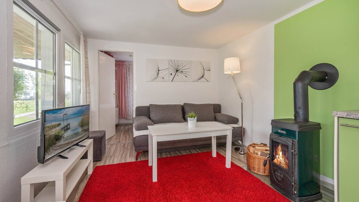 Luetow Apartment | Modern bungalow in Lütow on the Achterwasser with terrace and jetty access