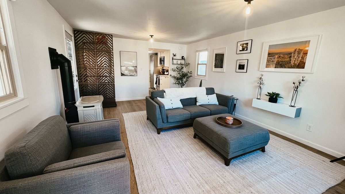 Gunnison House | Modern Bungalow - Pet Friendly - Close to downtown
