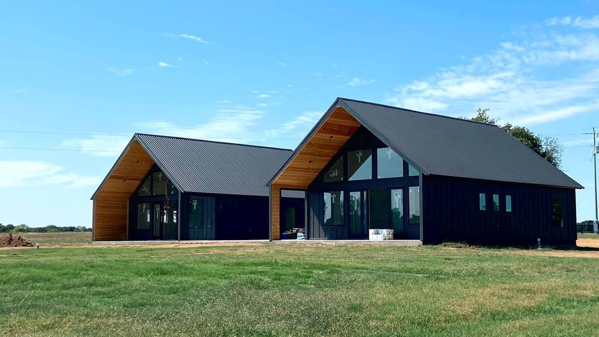 Tishomingo Cabin | Modern cabin located minutes from Blue River and Downtown Tishomingo.