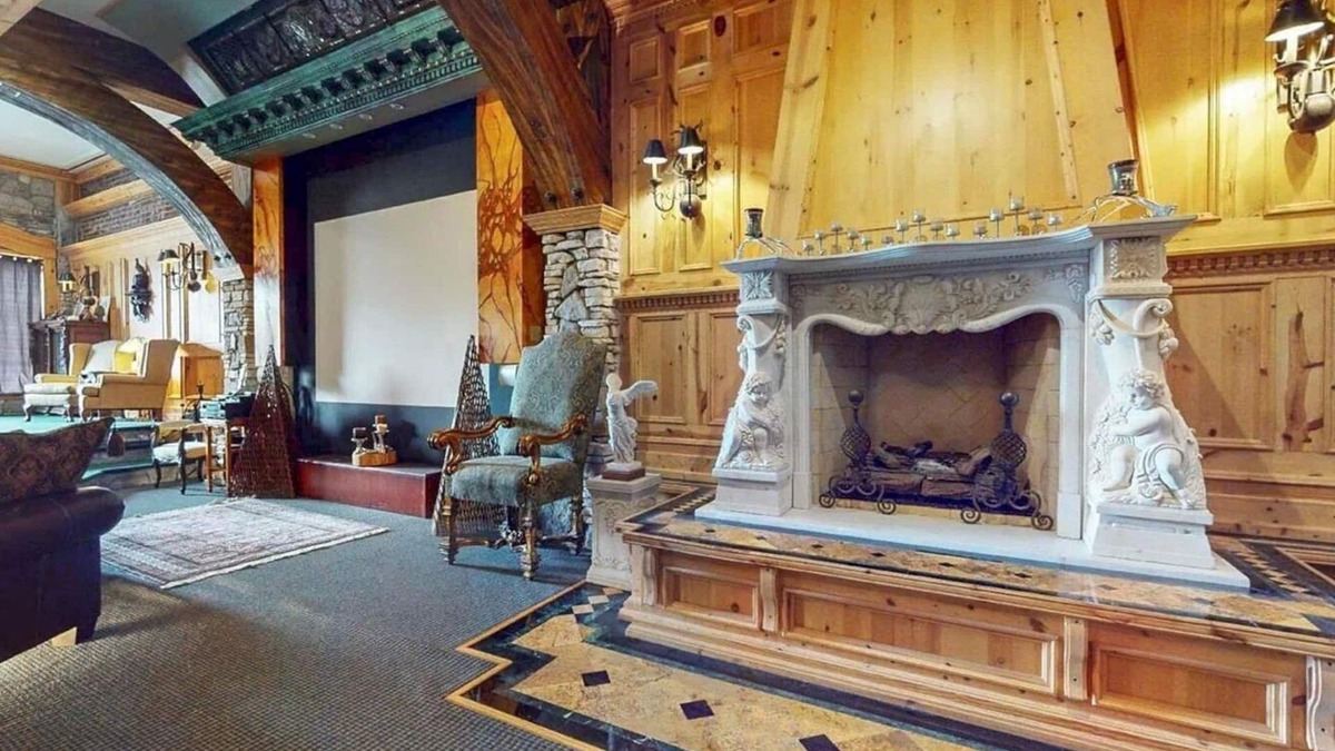 Downtown St. Louis Apartment | Modern Castle in Downtown St.Louis