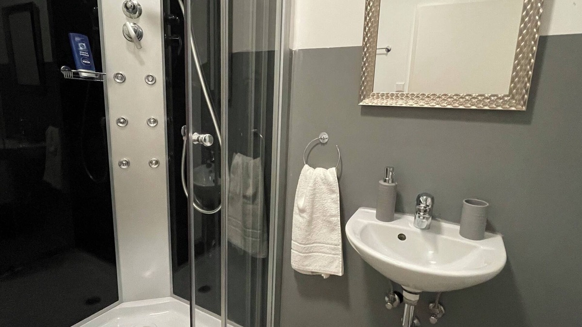 Rathaus Apartment | Modern & central in the city I kitchen I washing machine I balcony I ideal for companies