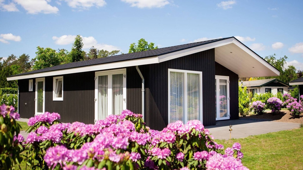 Municipality of Veldhoven Ski Chalet | Modern chalet on the water in the Brabant Kempen