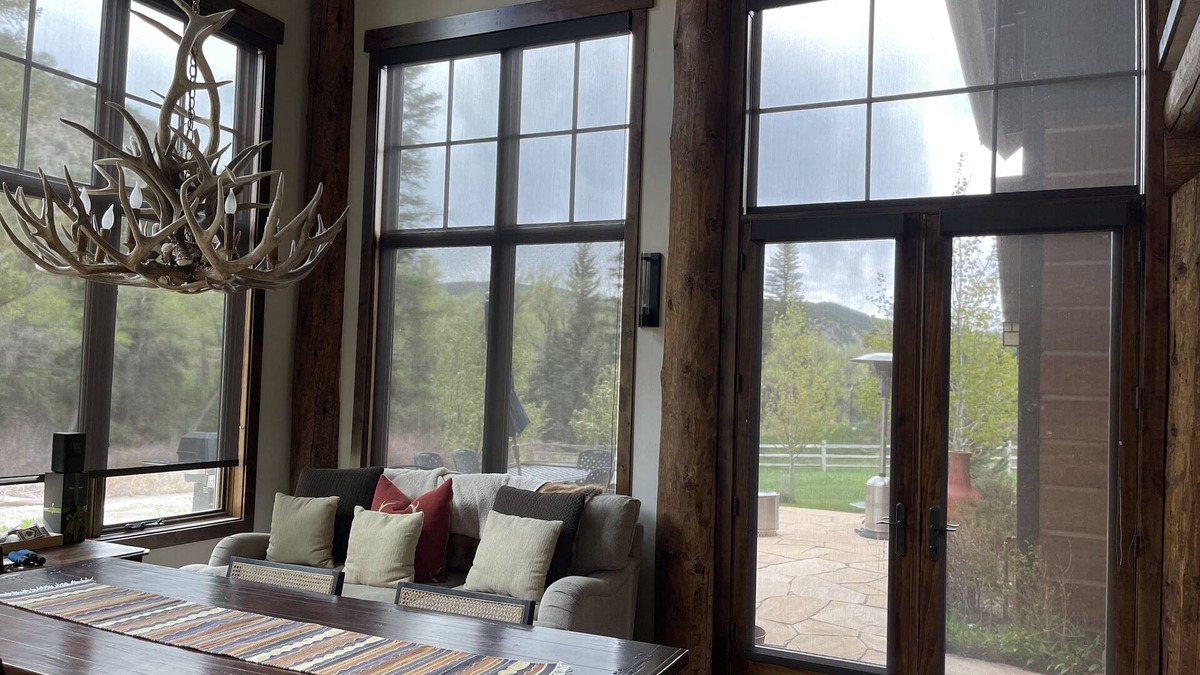 Eagle Ski Chalet | Modern Chalet on the River. Hot Tub, Fireplace , Newly furnished Fishing, Hiking