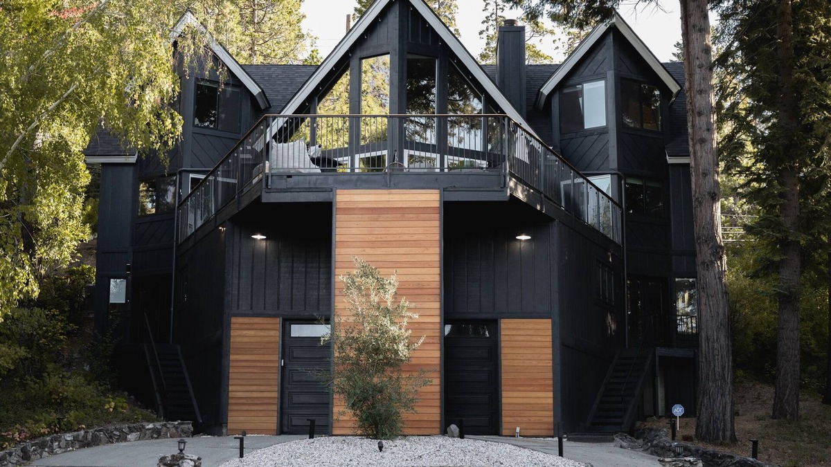 Lake Arrowhead Ski Chalet | Modern Chalet w/Lakeview + Hot Tub -@TrinityHomeLA 4300+sq ft