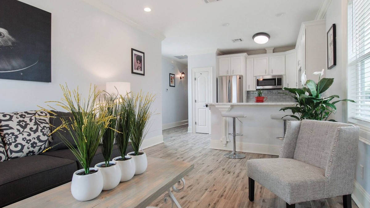 Bywater House | Modern & Charming Poland Maison for Two at 1706