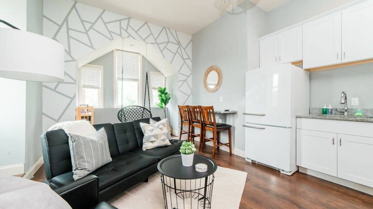 Allegheny-West Apartment | Modern Chic Suite - Amazing Location - GroupStay