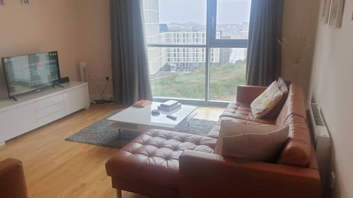 Cardiff City Centre Apartment | Modern City-Centre Apartment with Stunning Views & Free Parking