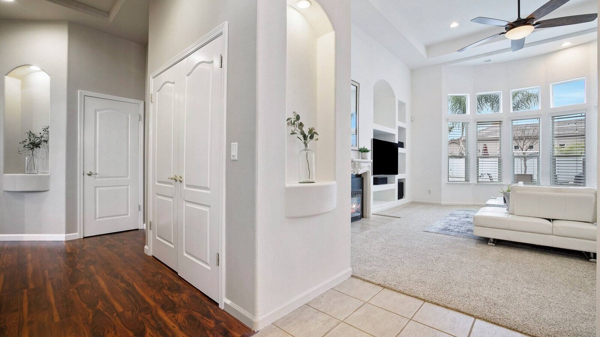 Clovis House | Modern Clovis Estate 2/Pool - PROF. CLEANED