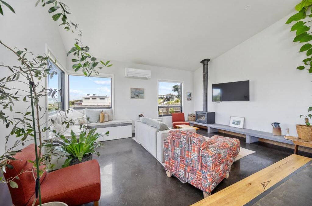 Kilcunda House | Modern Coastal Escape - Pet Friendly with Fireplace