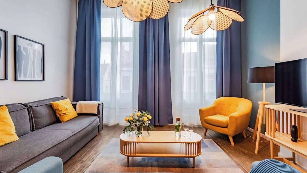 Lower Town Apartment | Modern Comfort by Grand Place