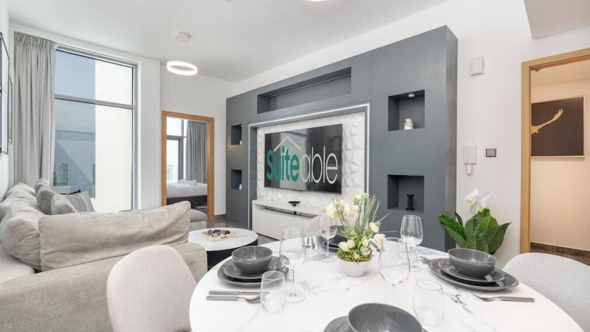 Jumeirah Village Circle Apartment | Modern Comfort in a Spacious Apartment - Suiteable