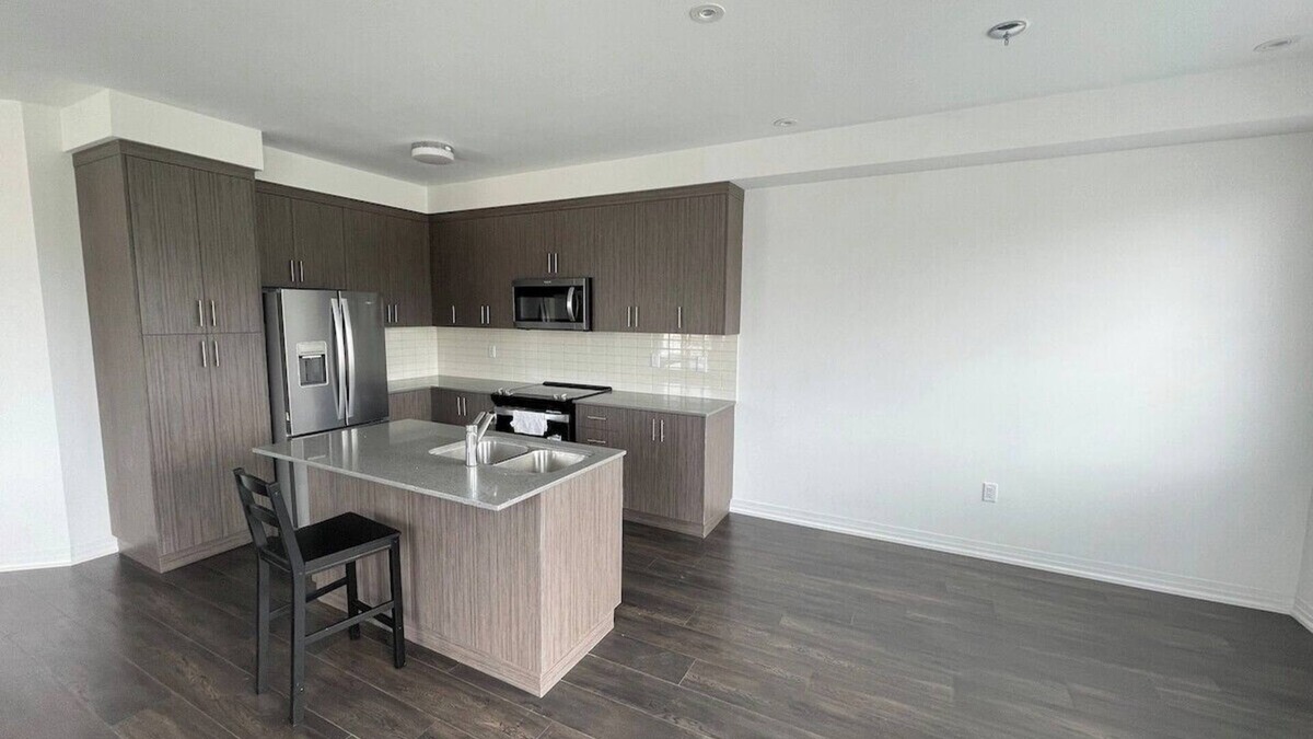 Gormley House | Modern Comfort in Richmond Hill: 3BD Home