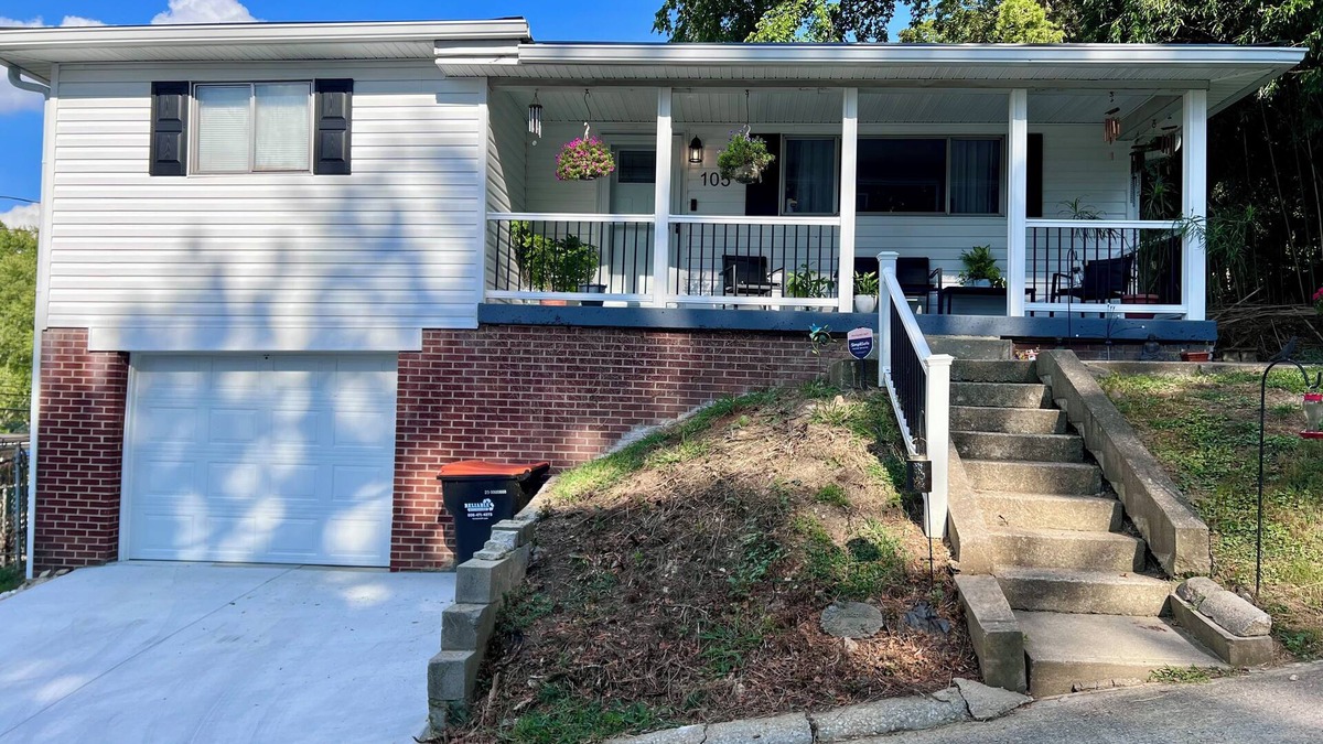 Coal Grove House | Modern Comfort Near KDMC: 3BR Home w/Workspace & Coffee Bar