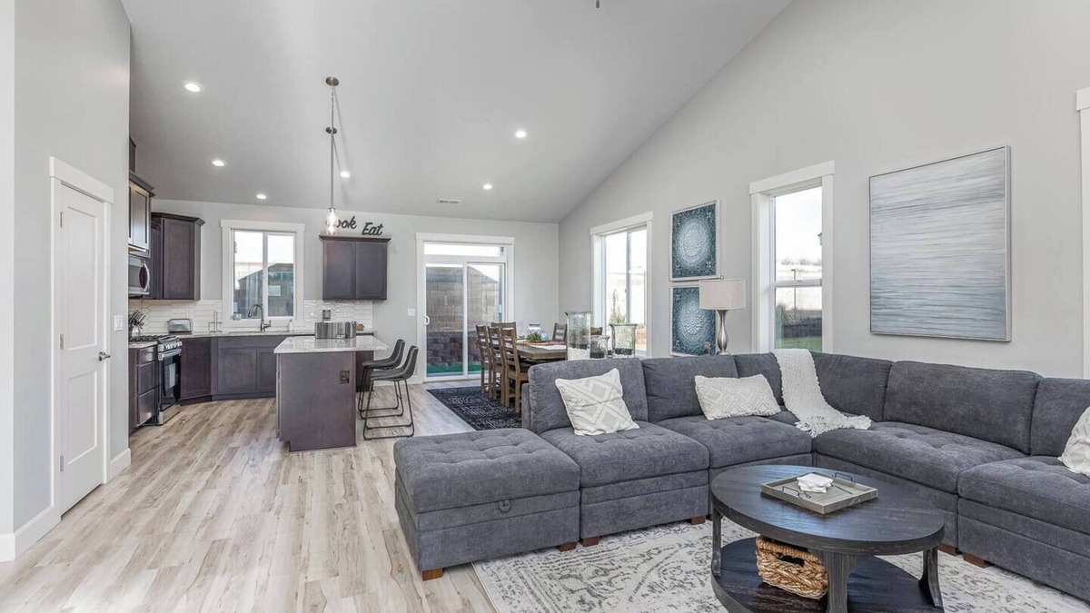 Hermiston House | Modern Comfort