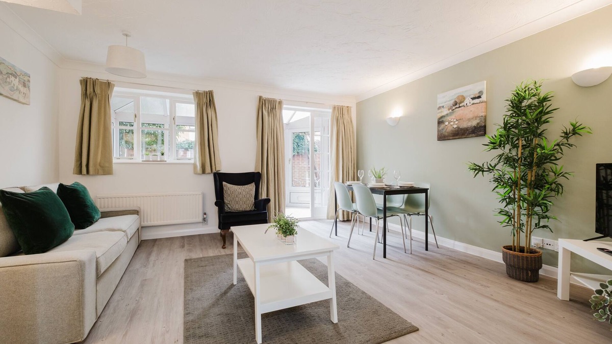 Knowle Sands House | Modern & comfortable 3 bed house