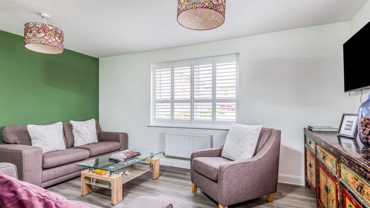 Westhampnett House | Modern Comfortable Home | Pass The Keys