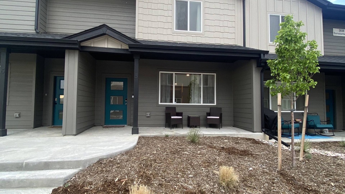 Fort Collins House | Modern Comforts: 3-Bedroom Townhome w/2 kid friendly community pools n
