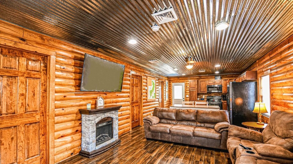 Rocky Top Cabin | Modern constructed cabin close to Windrock trails!