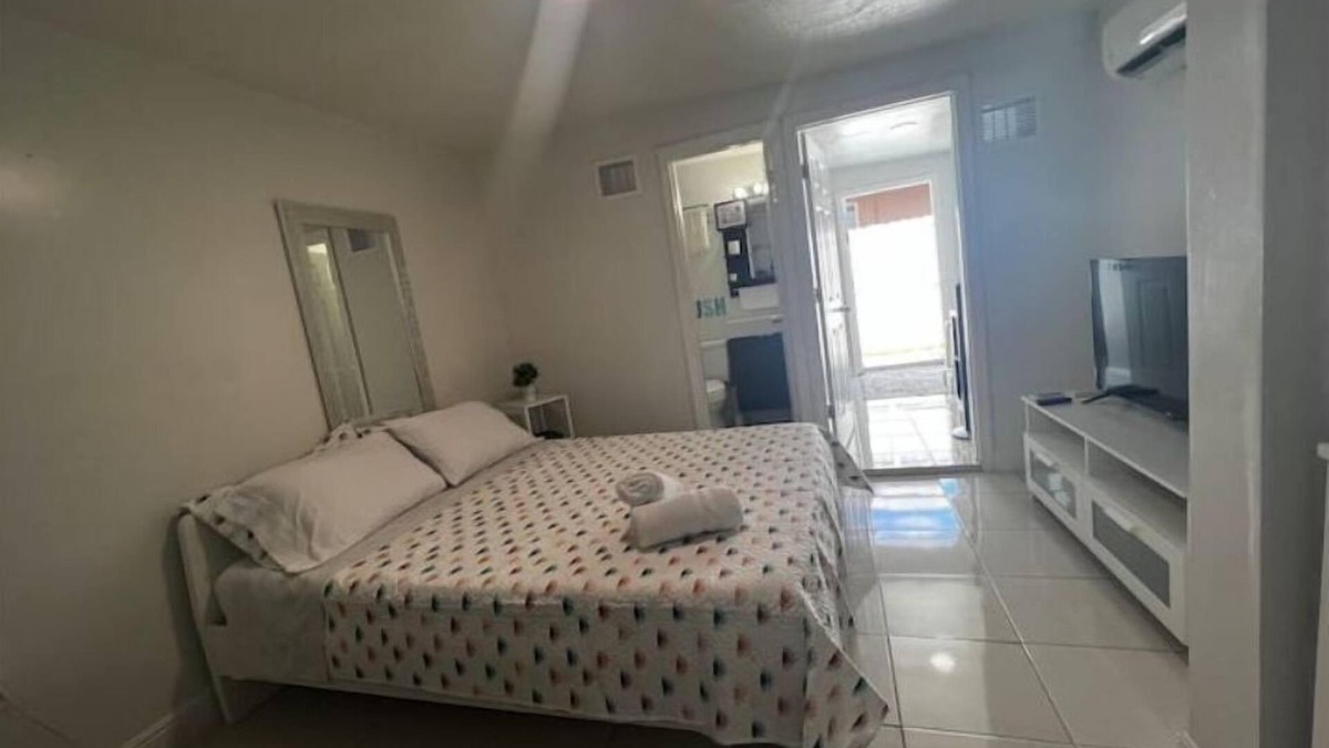 Hialeah Apartment | Modern Cozy Apartment in Hialeah Miami Int Airport