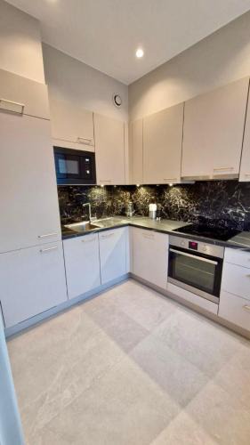 Koekelberg Apartment | Modern cozy flat close to Attractions & Transport