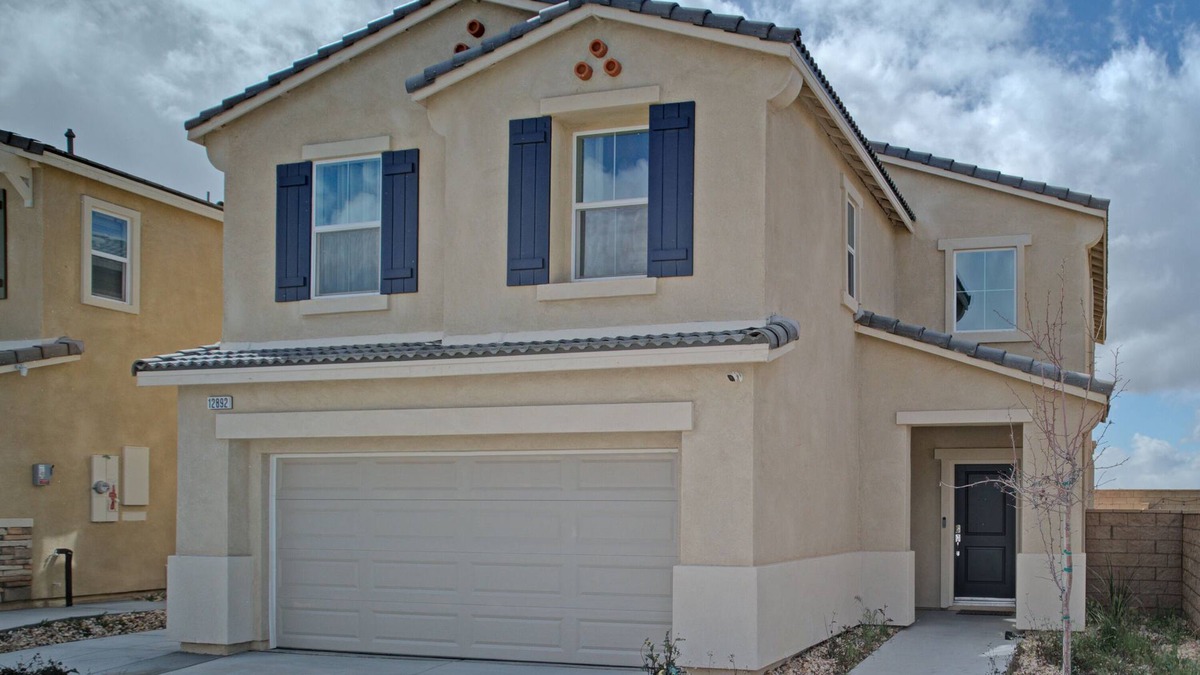 Victorville House | Modern cozy home for families and pets