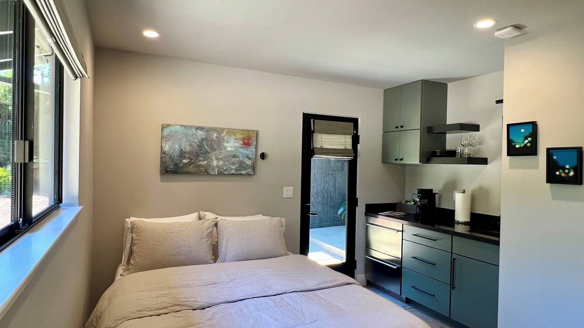 Del Monte Forest Apartment | Modern Cozy Pebble Beach Studio with Premium Amenities and WiFi