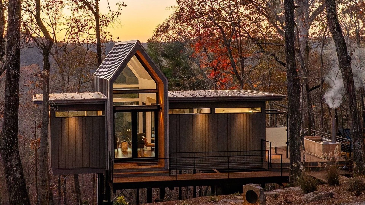 Dawsonville Cabin | Modern Cozy Romantic Hideaway near Dahlonega with Hot Tub and Trails