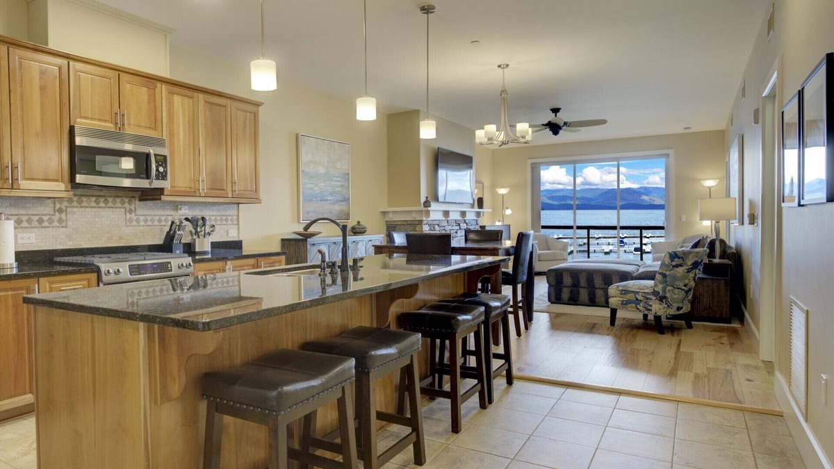 Sandpoint Condo | Modern Décor & Mountain Views-Seasons at Sandpoint
