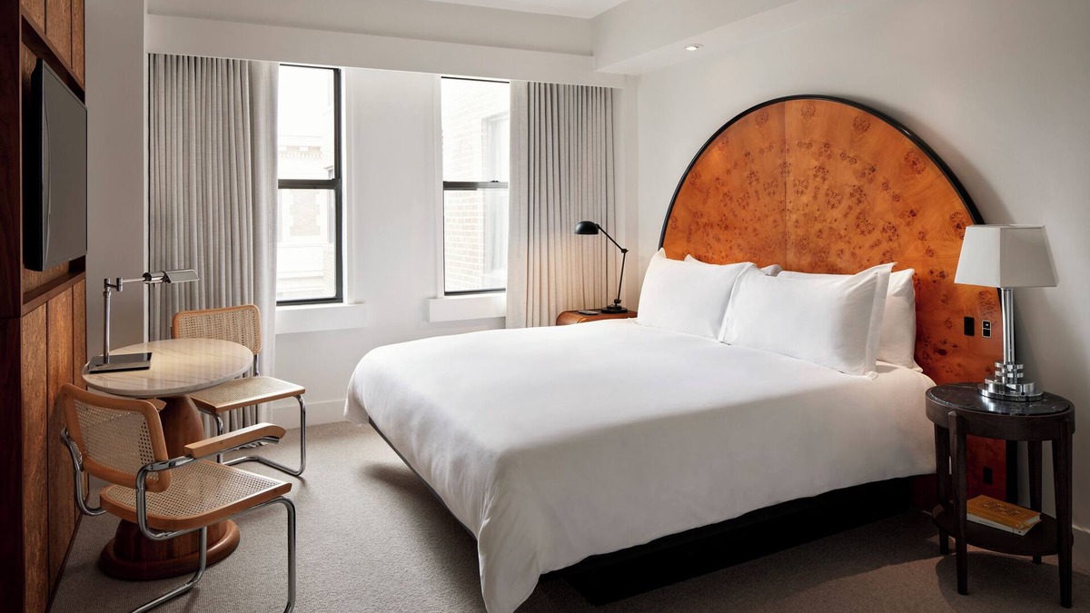 Dupont Circle Hotel | Modern DC Stay Near Dupont Circle | Pets are Allowed