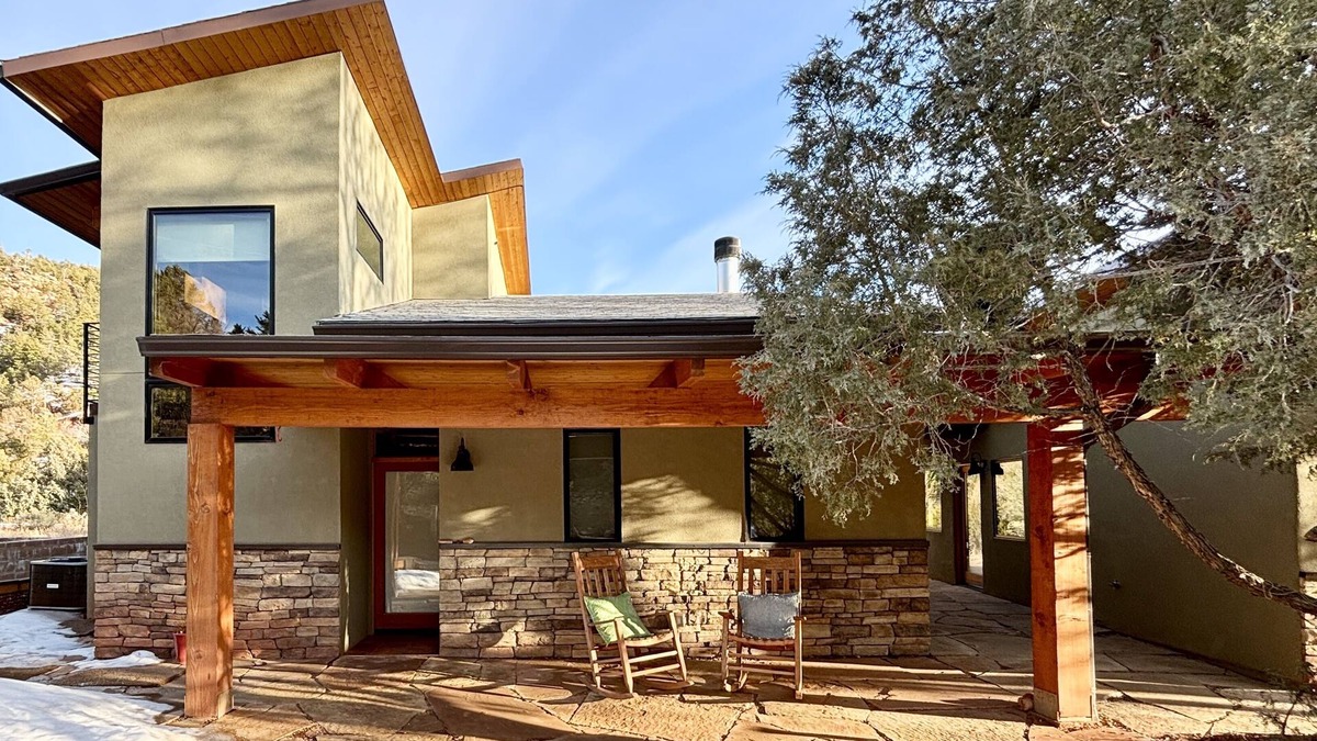 Canoncito House | Modern Desert Casita in Glorieta