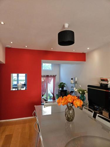Vossegat-Roosendaal Apartment | Modern duplex with garden