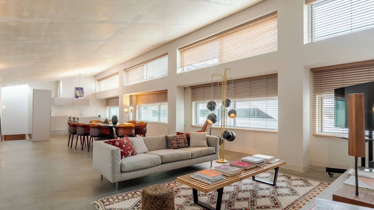 Aldoar Apartment | Modern Elegance w/Artistic Soul by HostWise