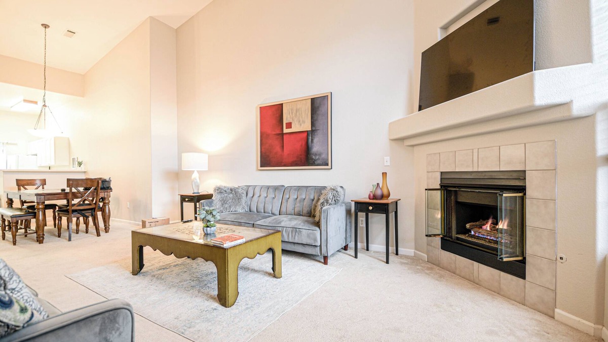 Meadow Hills House | Modern entire Spacious Townhome close to Cherry Creek Reservoir