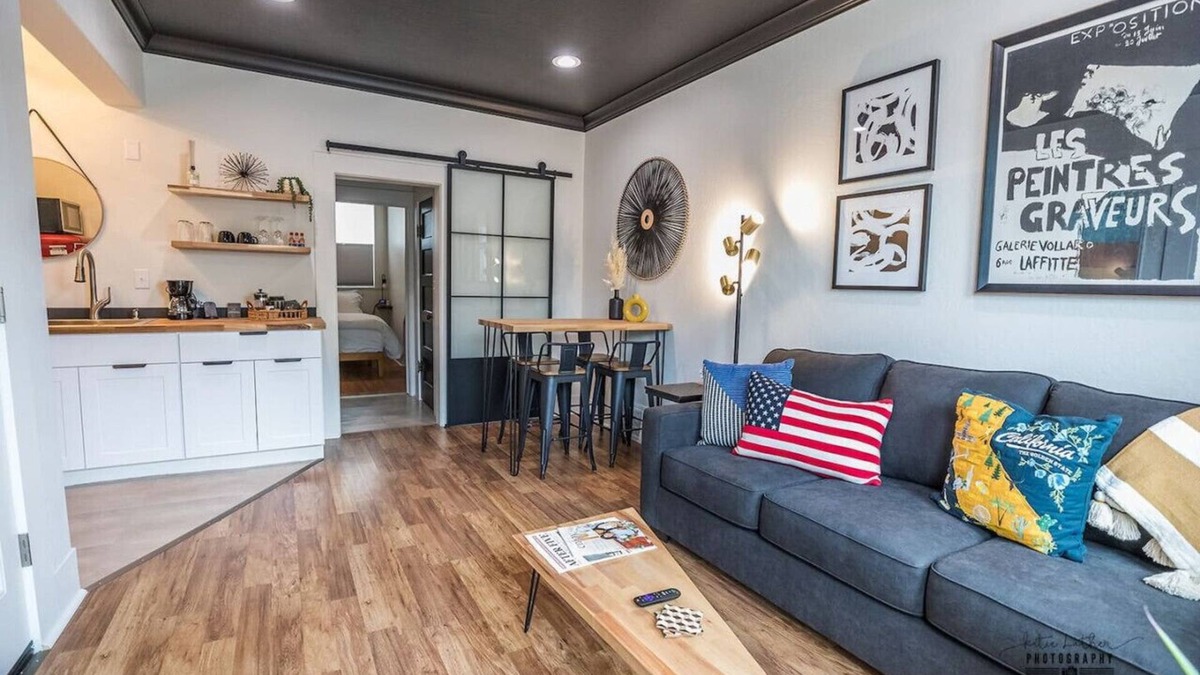 Downtown Apartment | Modern Escape Downtown Hotspot Near Hospitals