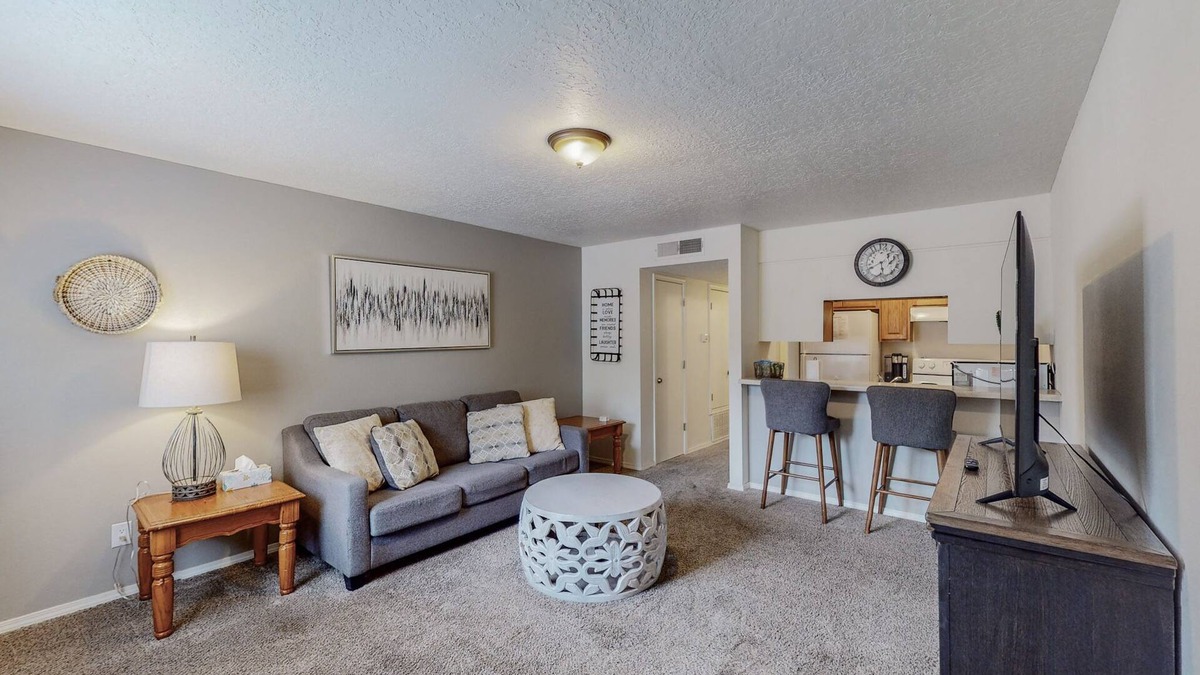 West Old Town Apartment | Modern Escape, Near Old Town
