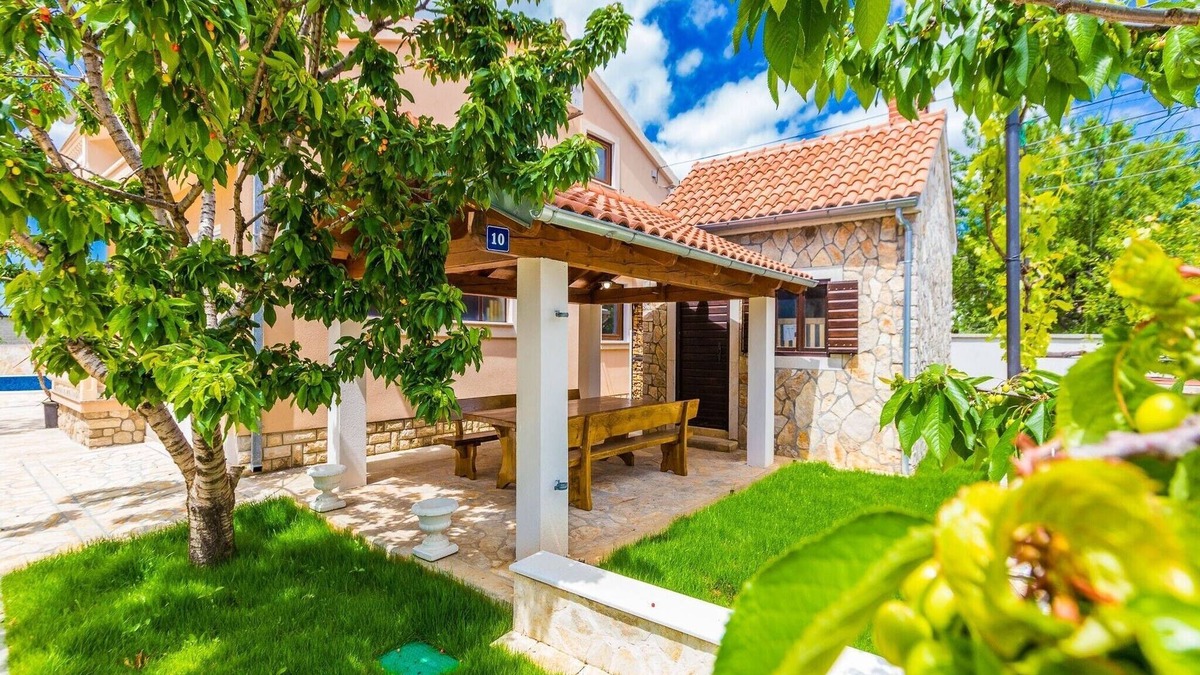 Policnik Villa | Modern Escape with Private Pool - 4 Bedroom Villa