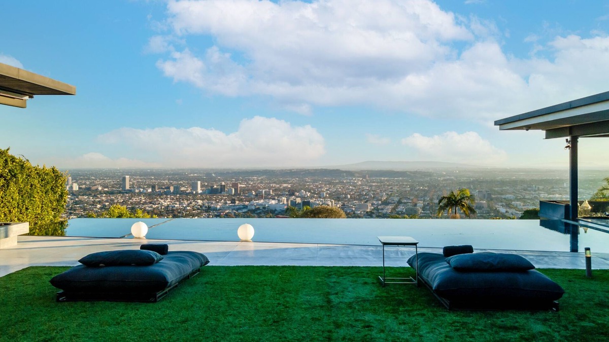 The Bird Streets House | Modern Estate With Stellar Views