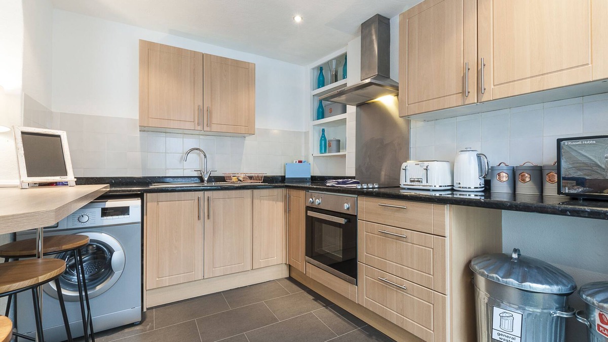 Exeter Apartment | Modern Exeter City Cottage Howell Road