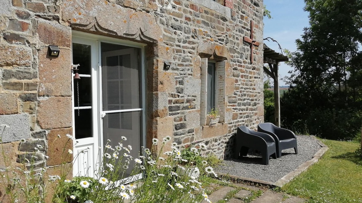 Bernieres-le-Patry House | Modern family farmhouse with pool 'La Garenterie'