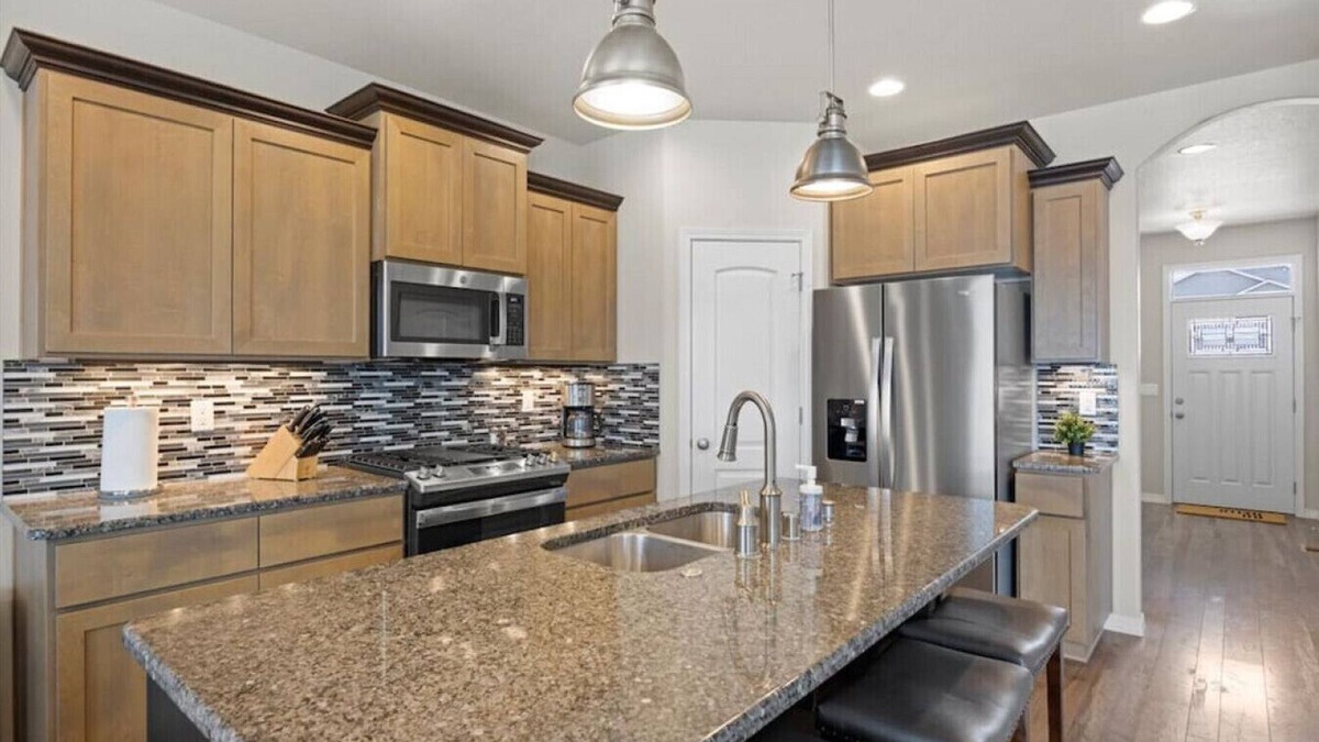 Tri-Cities House | Modern Family Friendly House