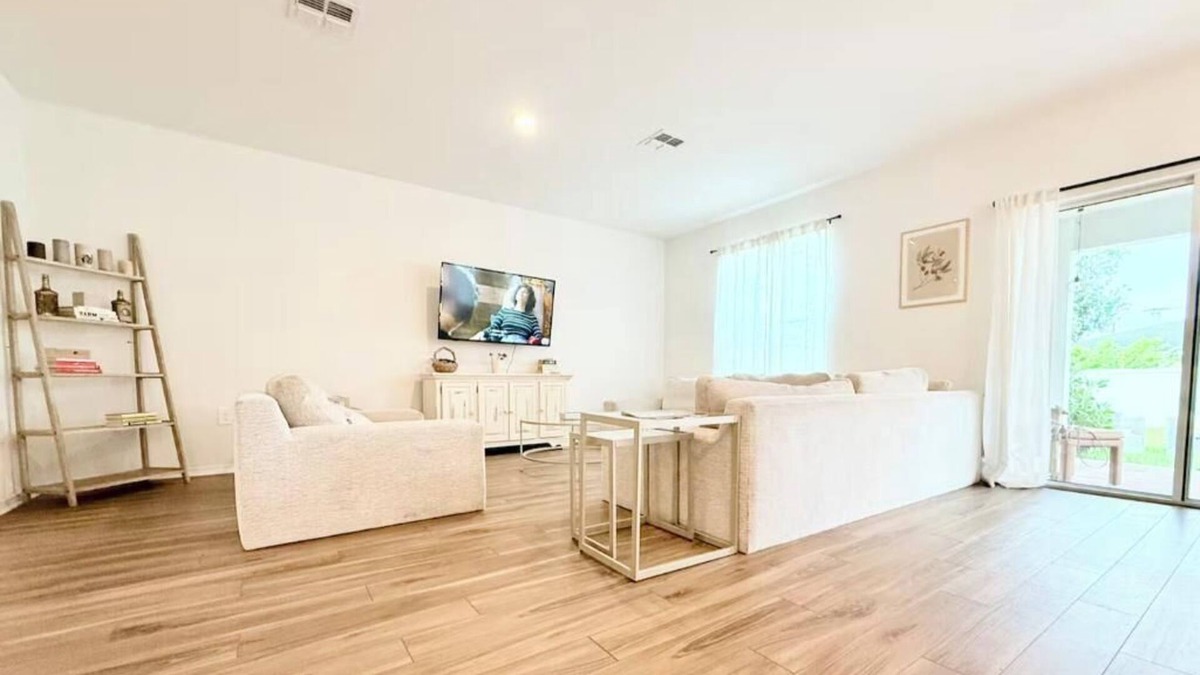 Amaryllis Park House | Modern Family Home w/Games, Bikes + Fire Pit