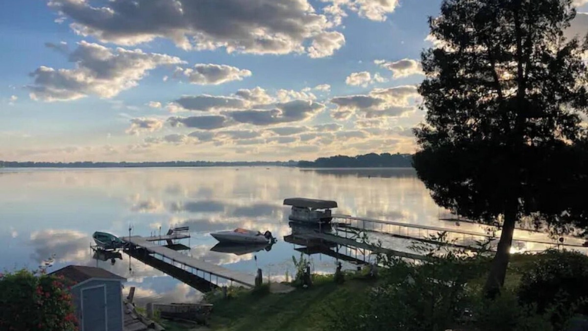 Wind Lake House | Modern Family Lake Home