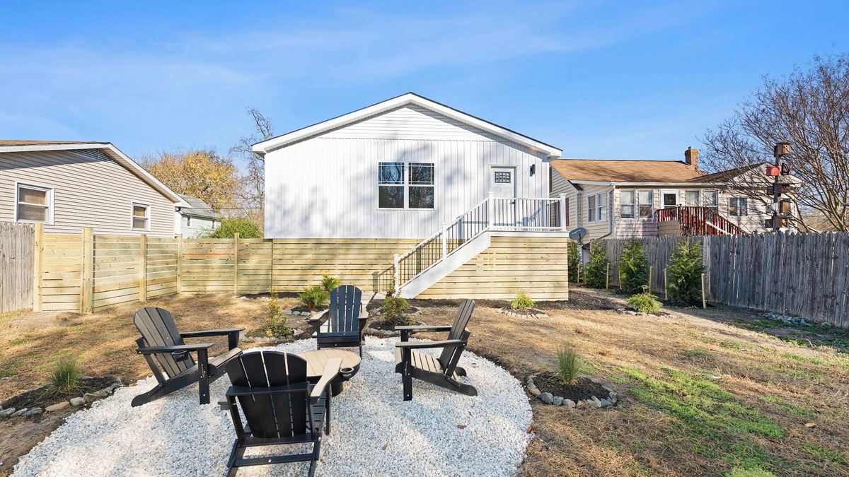 Harrington House | Modern Family Retreat – Roomy, Chic, and Close to DE Turf, Casino & the Beaches!