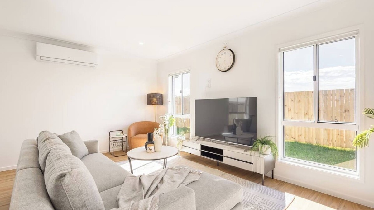 Greenbank House | Modern Family Retreat in Premier GreenbankLocation