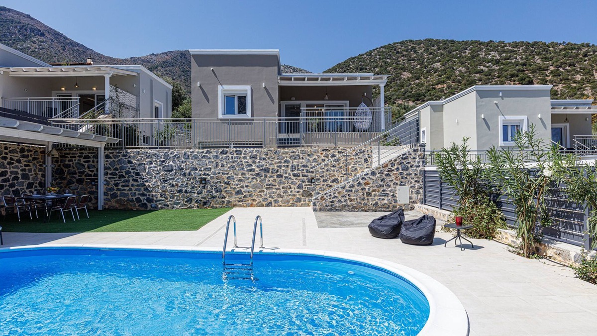 Vlichada Villa | Modern family villa w/private pool & bbq, close to Bali beach