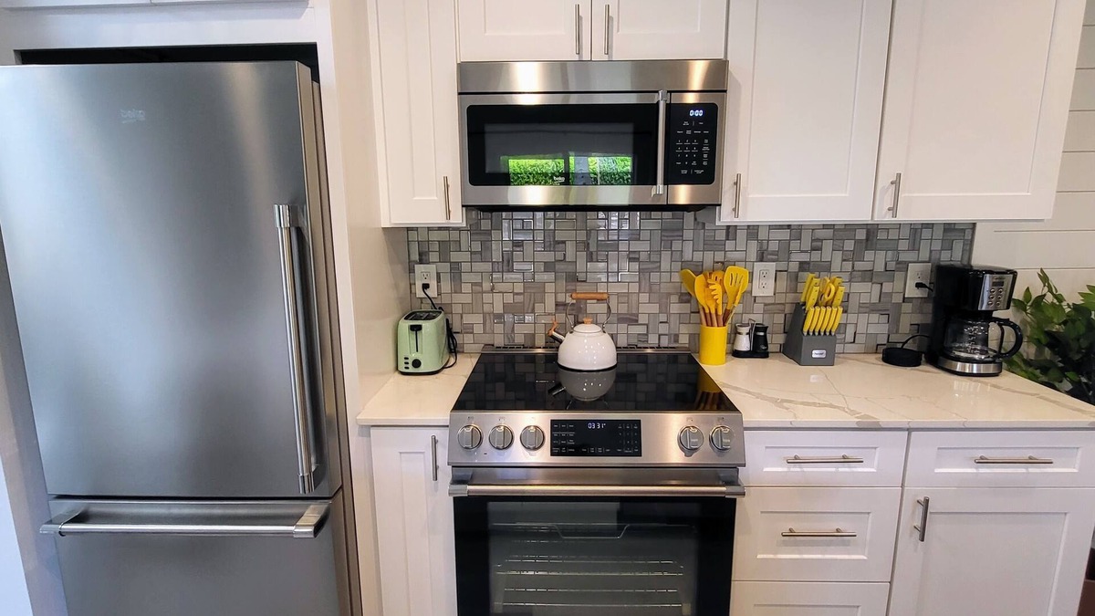 Northgate Apartment | Modern Farm House, Northgate, Near Light Rail